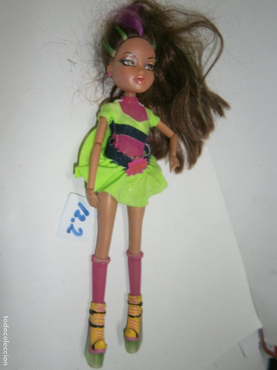 Mu&ntilde;ecas modernas: ANTIGUA MU&Ntilde;ECA BRATZ YASMIN