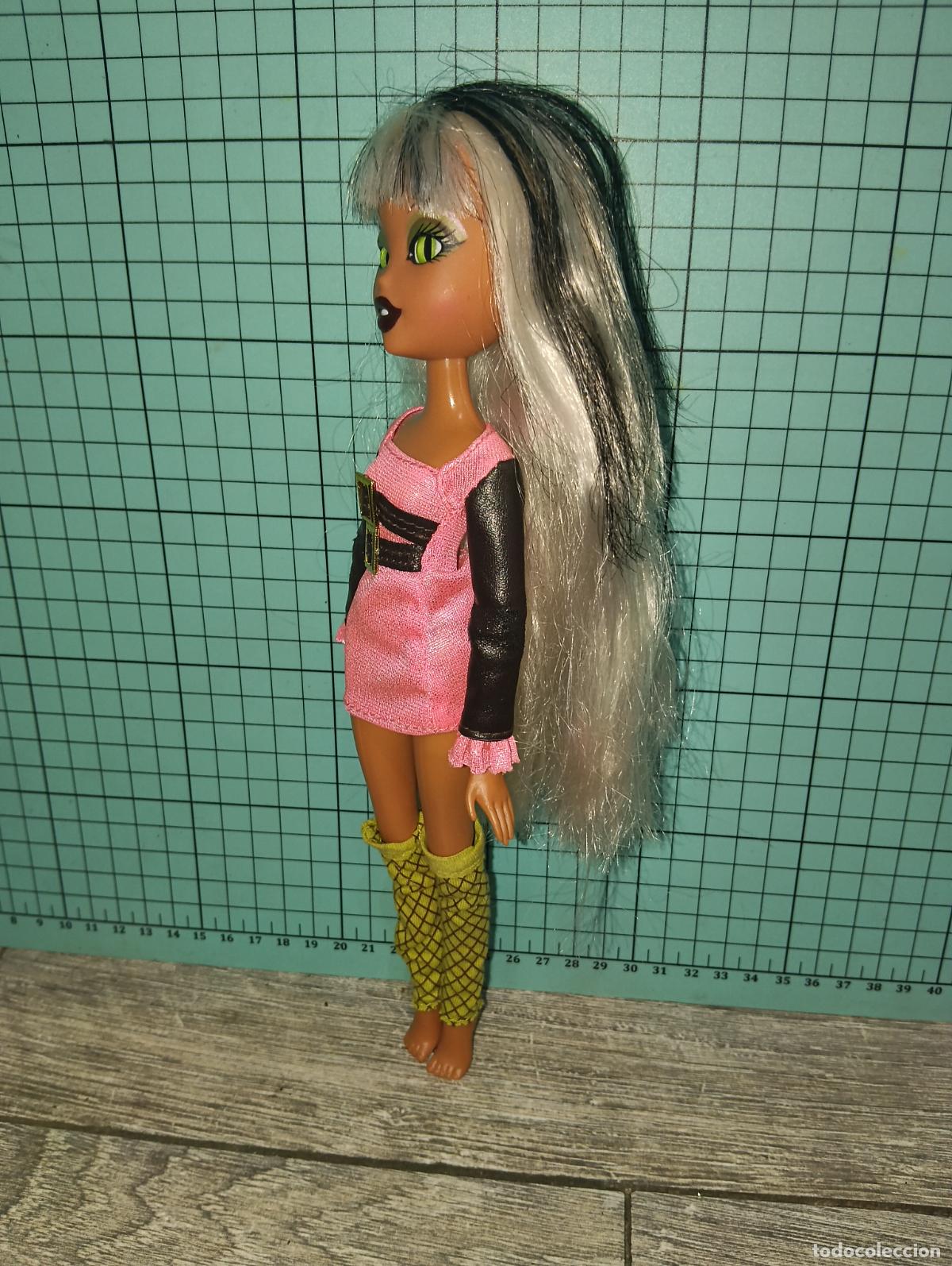 Mu&ntilde;ecas modernas: Mu&ntilde;eca Bratzillaz Sashabella Paw - Foto 5