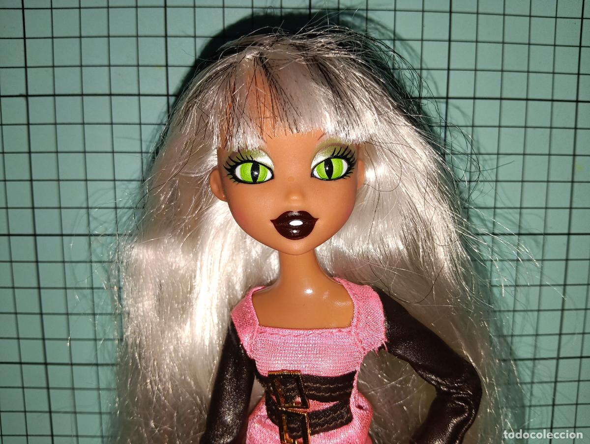 Mu&ntilde;ecas modernas: Mu&ntilde;eca Bratzillaz Sashabella Paw - Foto 1