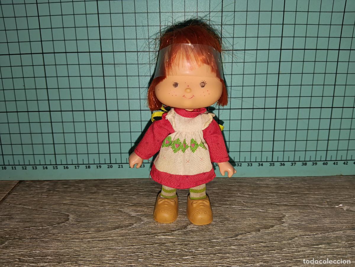 Mu&ntilde;ecas modernas: Mu&ntilde;eca Tarta de Fresa Strawberry Shortcake vintage