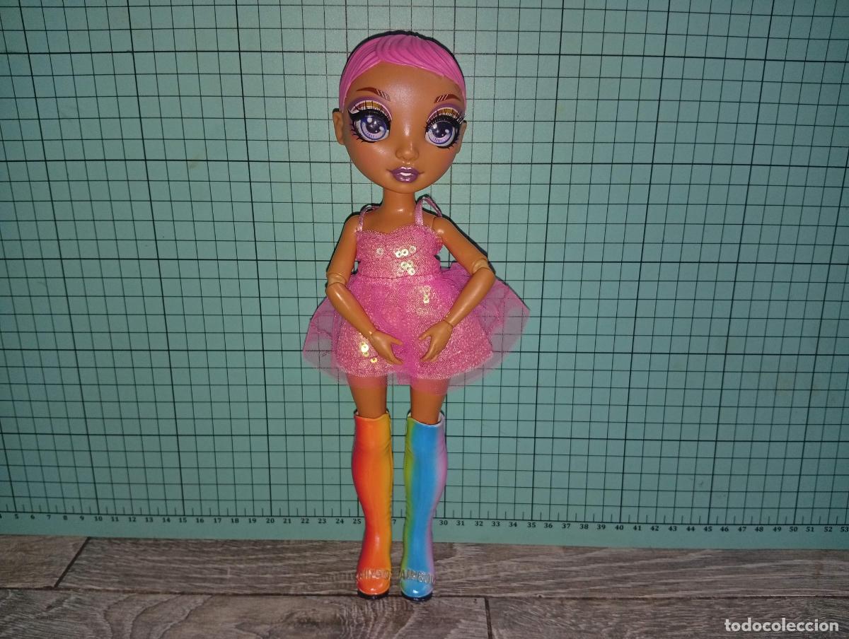 Mu&ntilde;ecas modernas: Mu&ntilde;eca Rainbow high fashion studio - Foto 8