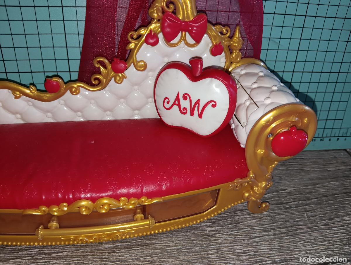 Mu&ntilde;ecas modernas: Cama de mu&ntilde;eca ever after high Apple white - Foto 1
