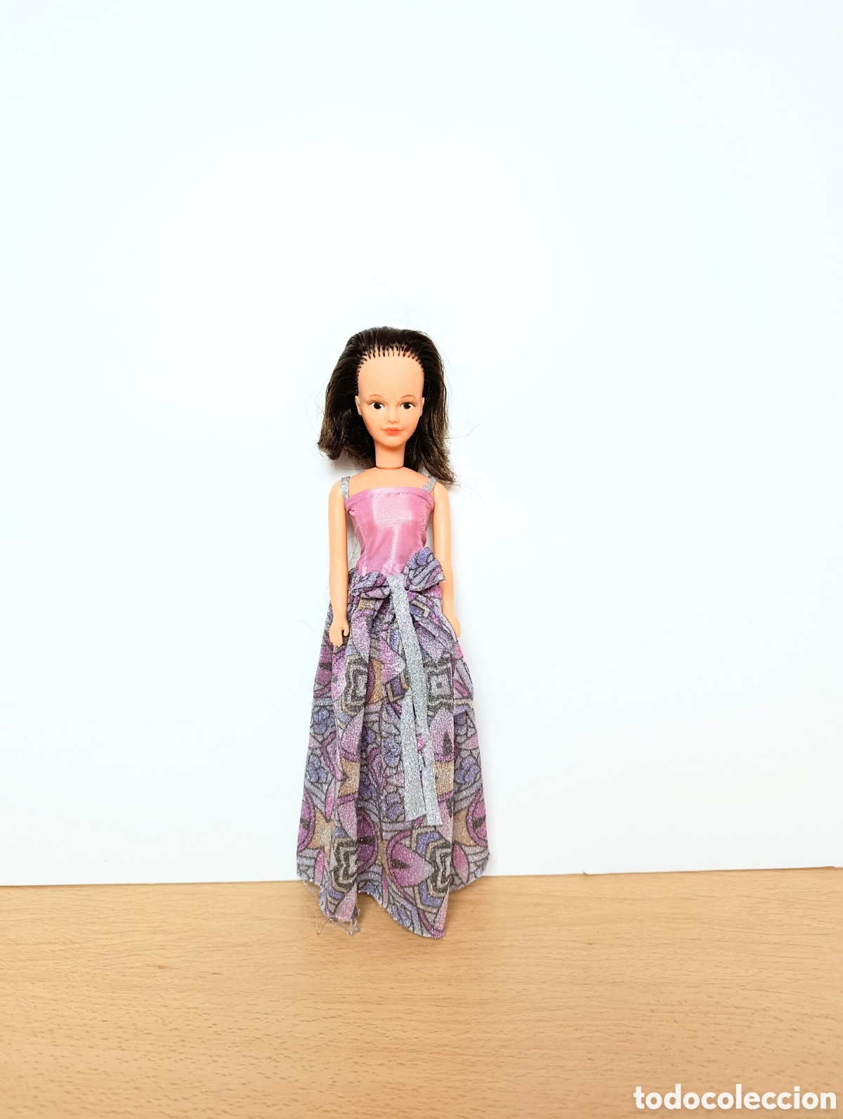 Mu&ntilde;ecas modernas: Mu&ntilde;eca morena tressy de la marca bella