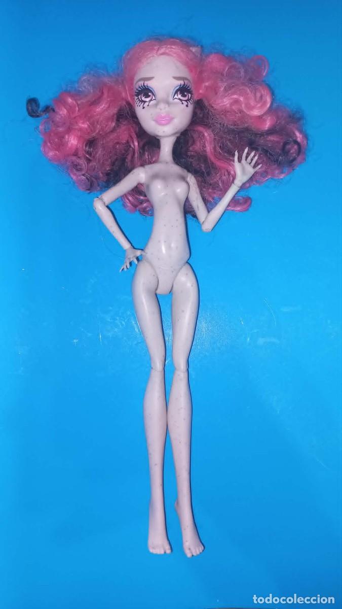 Mu&ntilde;ecas modernas: Dificil mu&ntilde;eca Monster High, Rochelle Goyle Freak Du Chic - Mattel - 2015