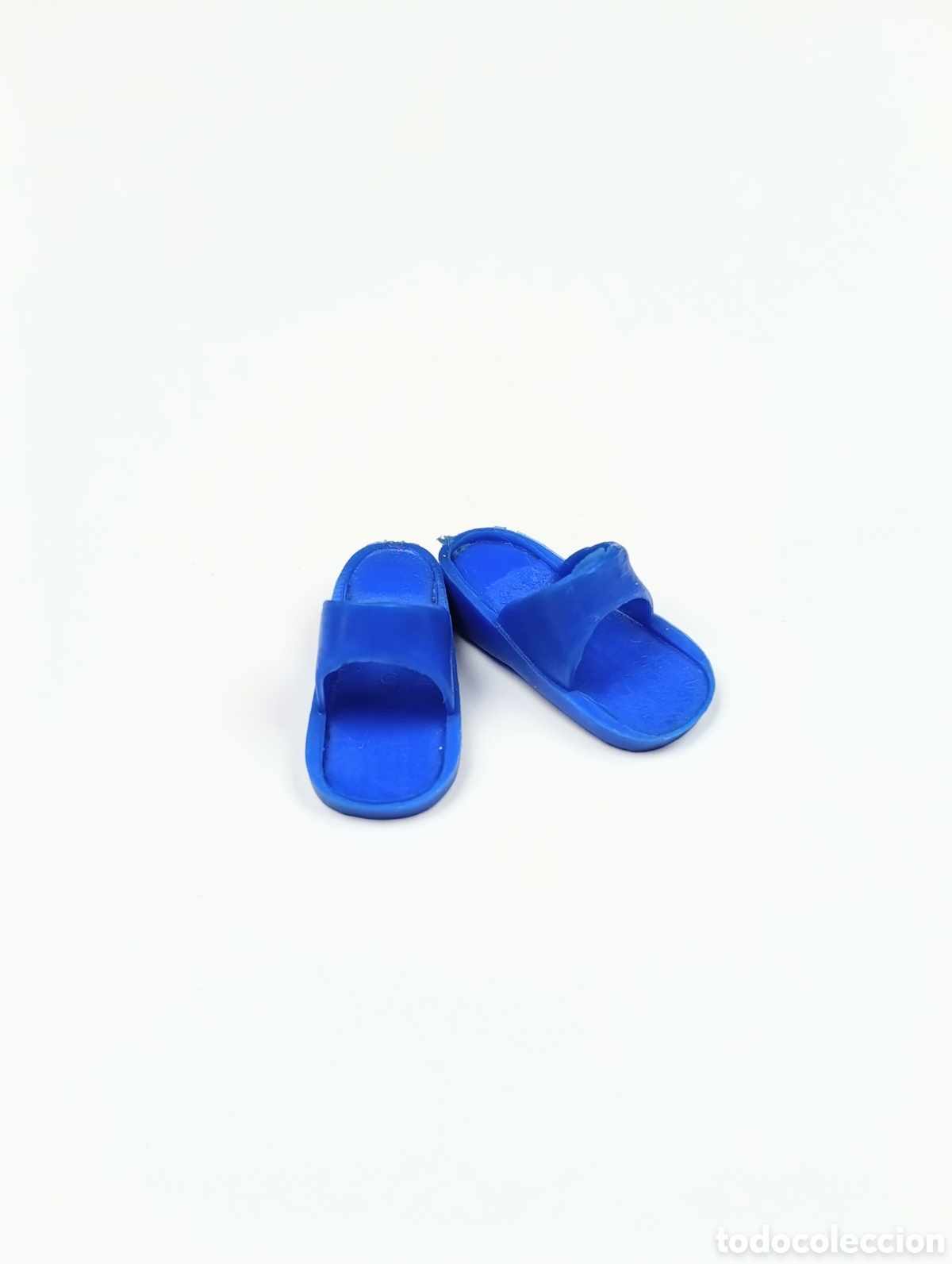 Mu&ntilde;ecas modernas: Zapatos/ sandalias sindy pedigree azules
