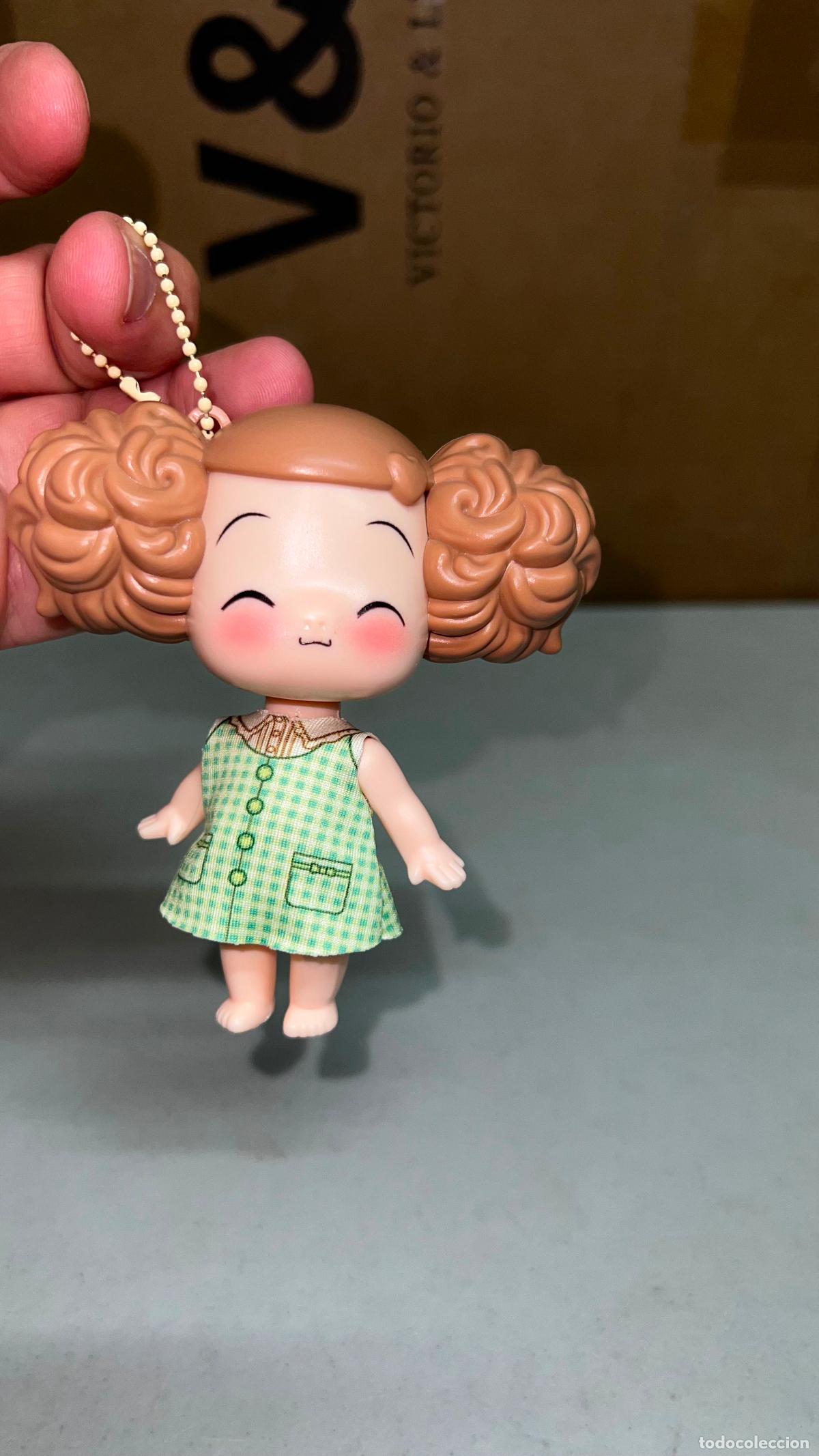 Mu&ntilde;ecas modernas: GRACIOSA MU&Ntilde;ECA TIPO LLAVERO