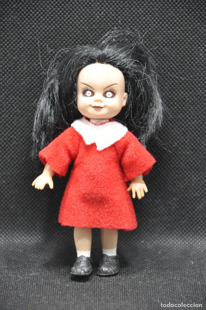 Mu&ntilde;ecas modernas: MU&Ntilde;ECA LIVING DEAD DOLLS (MEZCO 2001)