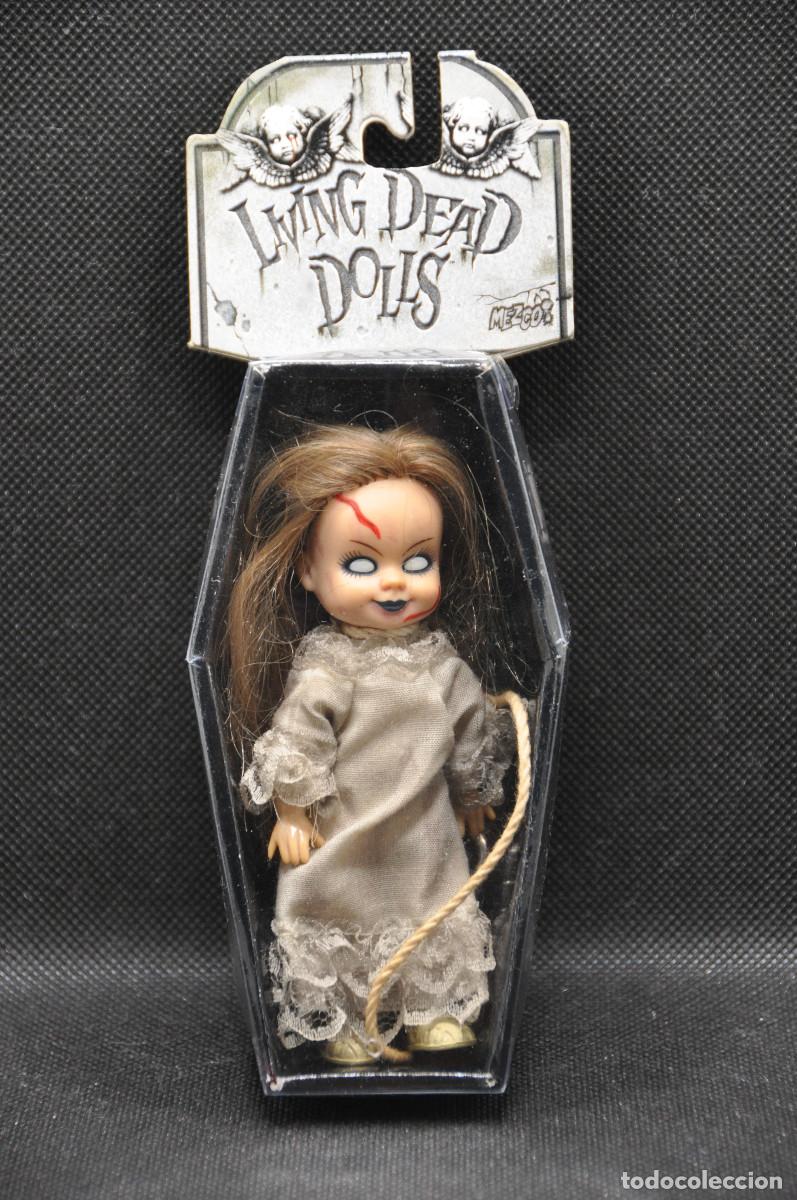 Mu&ntilde;ecas modernas: MU&Ntilde;ECA LIVING DEAD DOLLS (MEZCO 2001)