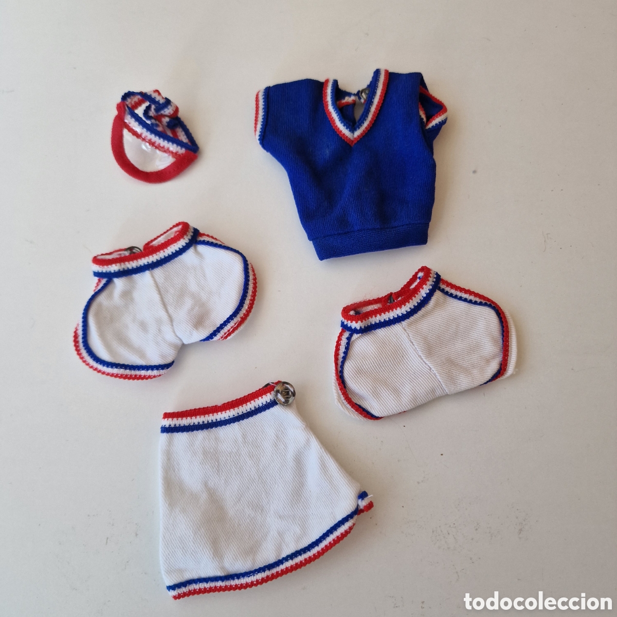 Mu&ntilde;ecas modernas: Sindy Fleur conjunto original