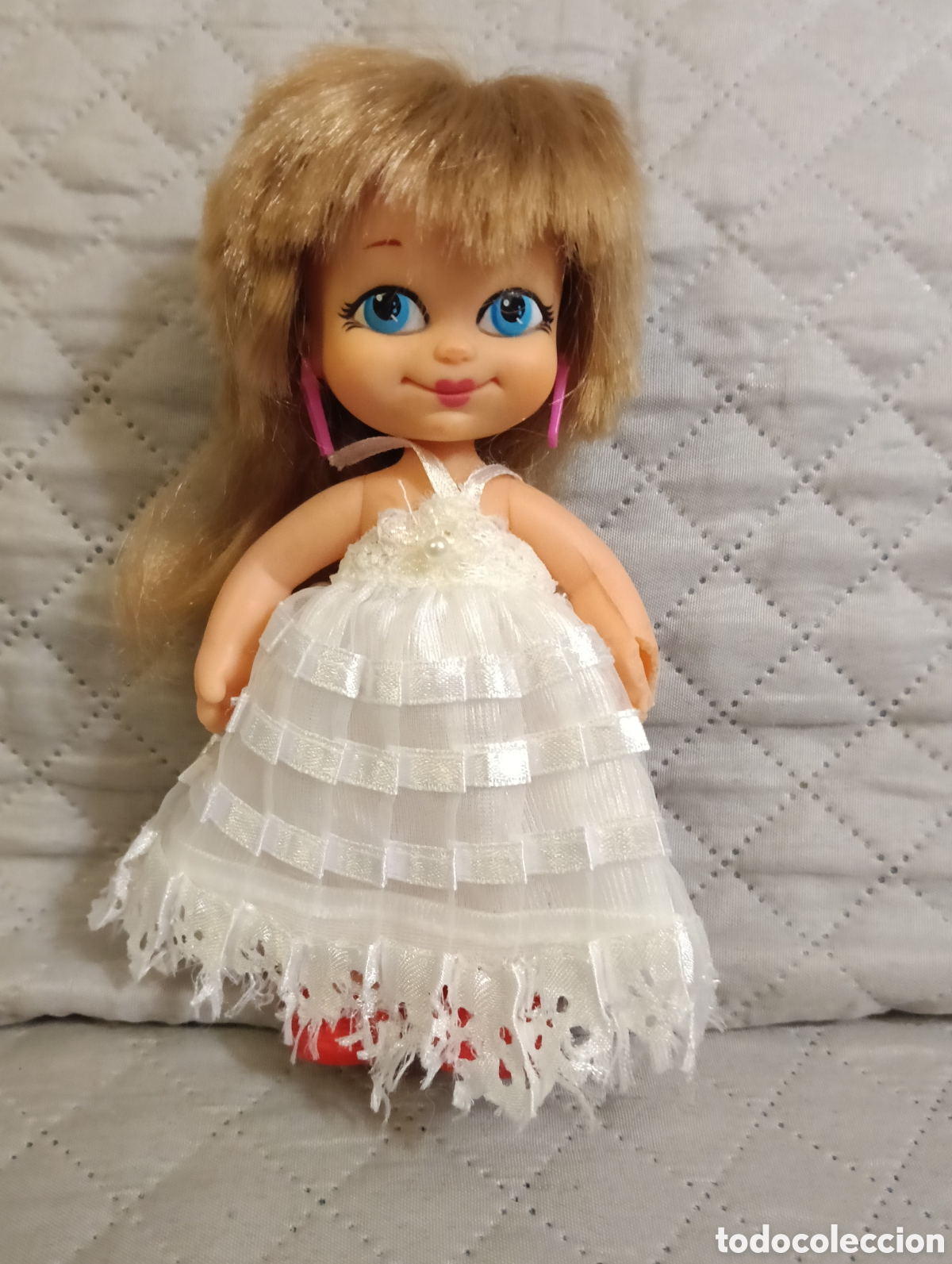 Mu&ntilde;ecas modernas: Mu&ntilde;eca Barriguitas New de Famosa