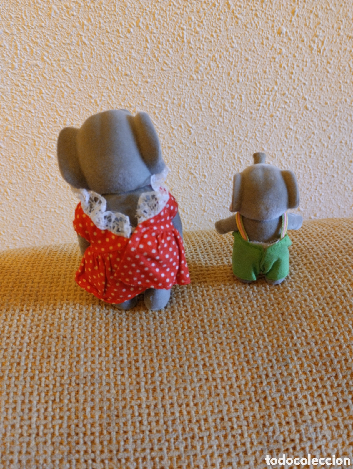 Mu&ntilde;ecas modernas: Lote Elefantitos Sylvanian - Foto 2
