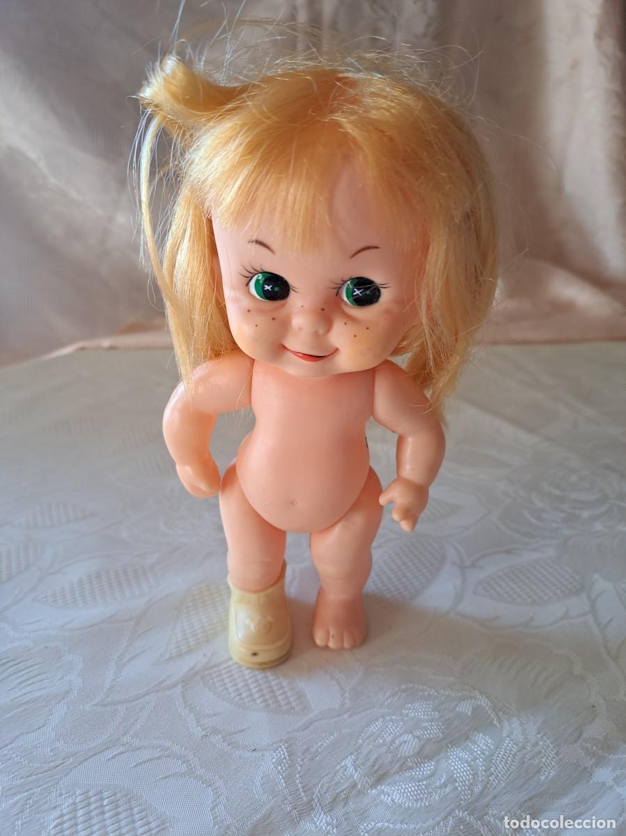 Mu&ntilde;ecas modernas: Mu&ntilde;eca goma rubia con flequillo made in Japan kawaii a&ntilde;os 60