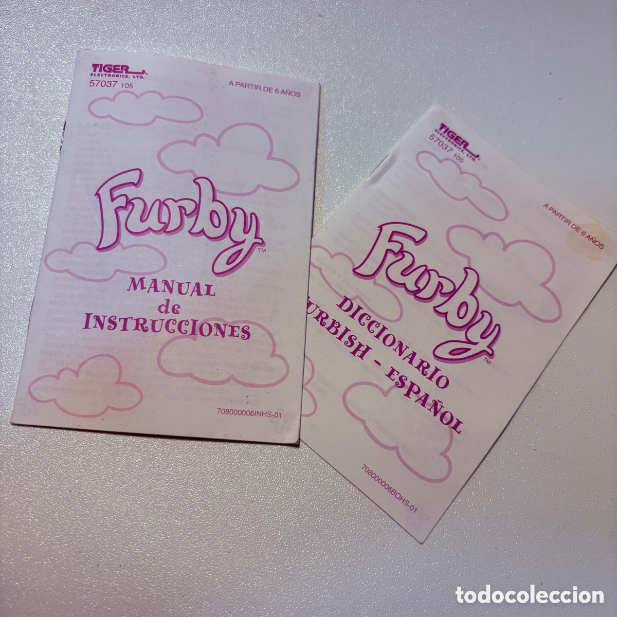 Mu&ntilde;ecas modernas: MANUAL DE INSTRUCCIONES FURBY Y DICCIONARIO FURBISH-ESPA&Ntilde;OL DE 1998 TIGER ELECTRONICS
