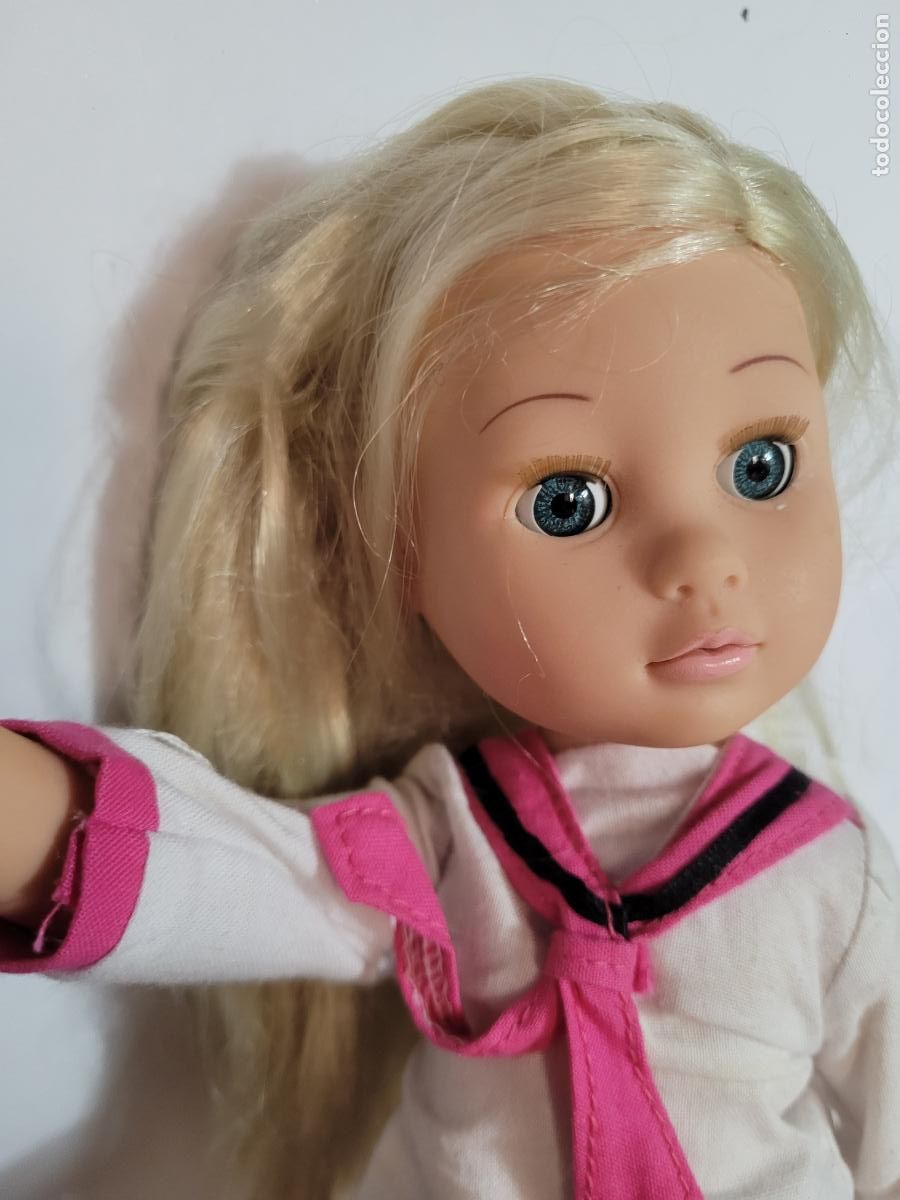 Mu&ntilde;ecas modernas: mu&ntilde;eca madeleine simba colegiala - Foto 2