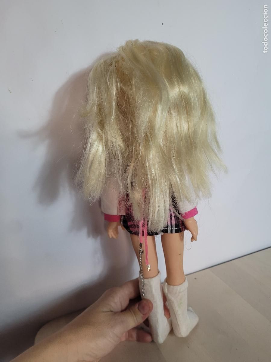 Mu&ntilde;ecas modernas: mu&ntilde;eca madeleine simba colegiala - Foto 3