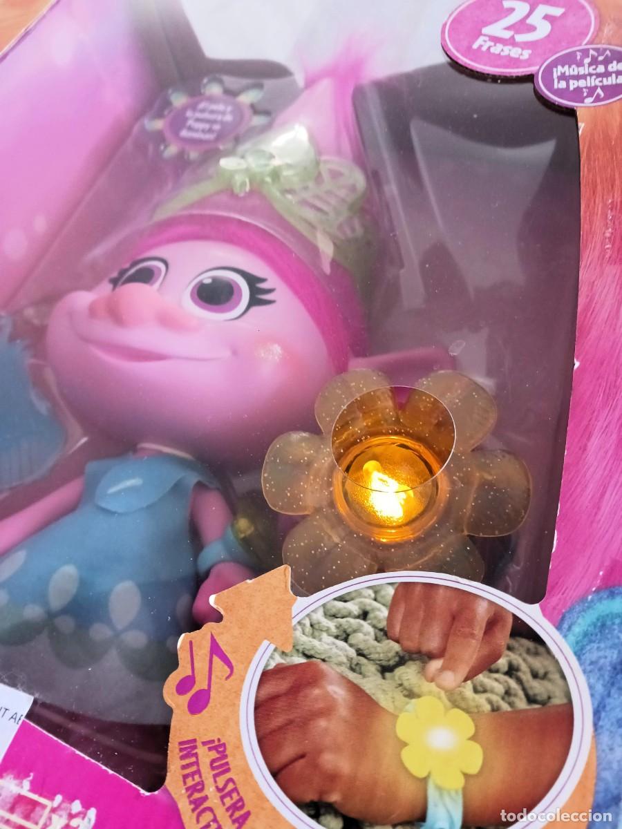 Mu&ntilde;ecas modernas: MU&Ntilde;ECA TROLLS: POPPY MOMENTO ABRAZO - Foto 2