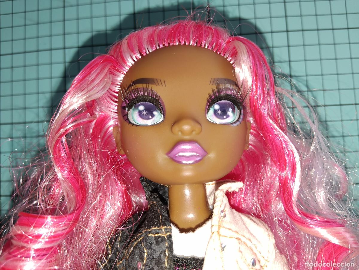 Mu&ntilde;ecas modernas: Mu&ntilde;eca Rainbow High Daria Roselyn - Foto 2