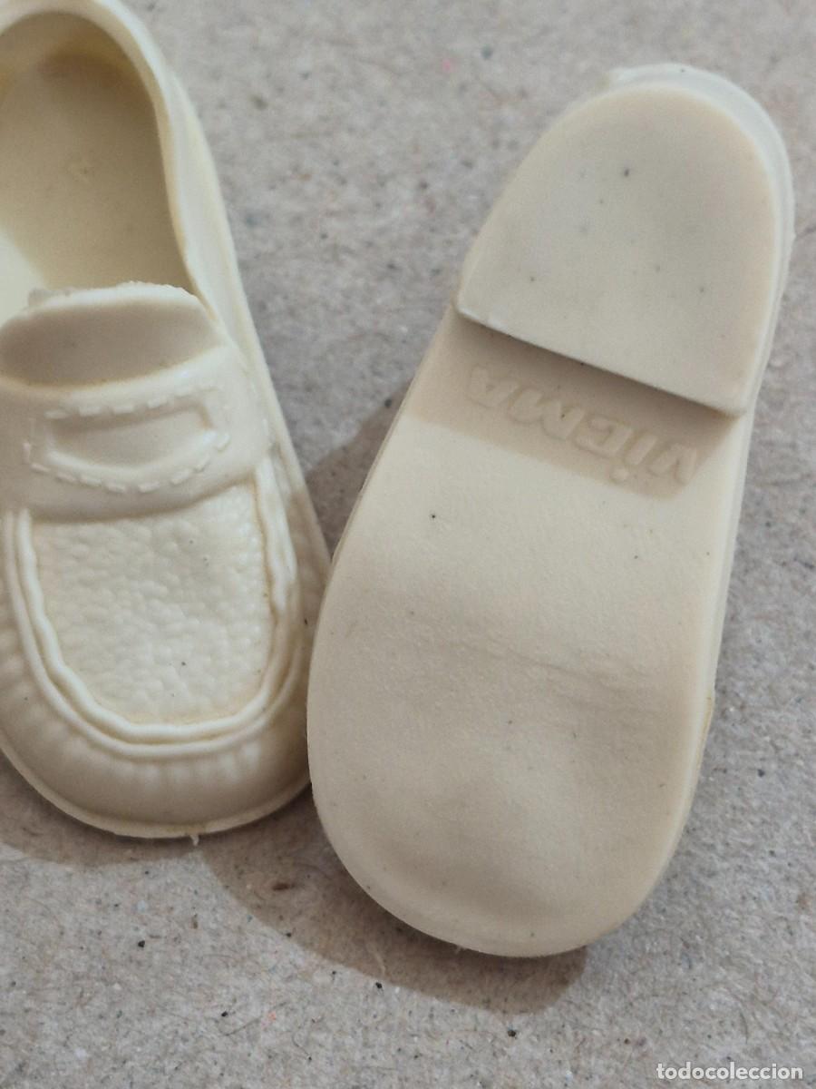Mu&ntilde;ecas modernas: Zapatos Carina de Vicma - Foto 2