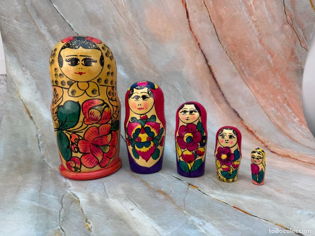 Mu&ntilde;ecas modernas: Vintage Soviet USSR Wooden Matryoshka Nesting Dolls | Hand Painted | 5 Pieces | c. 1980s