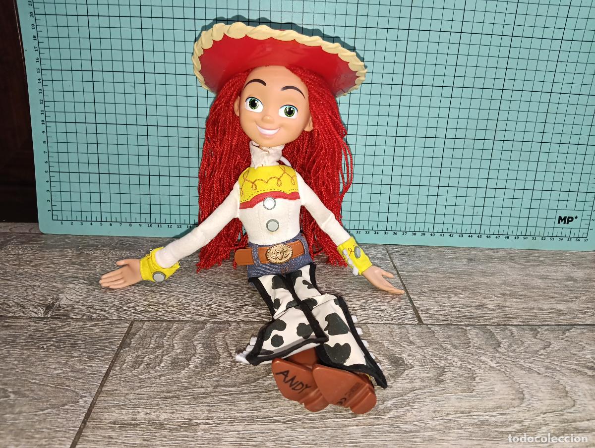 Mu&ntilde;ecas modernas: Mu&ntilde;eca Jessie Vaquera Toy Story Disney Store Original Con Voz Funciona 36 cm