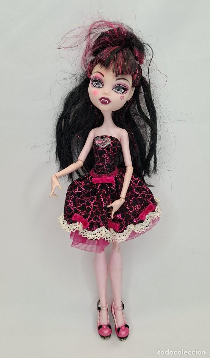 Mu&ntilde;ecas modernas: MU&Ntilde;ECA MONSTER HIGH DRACULAURA.