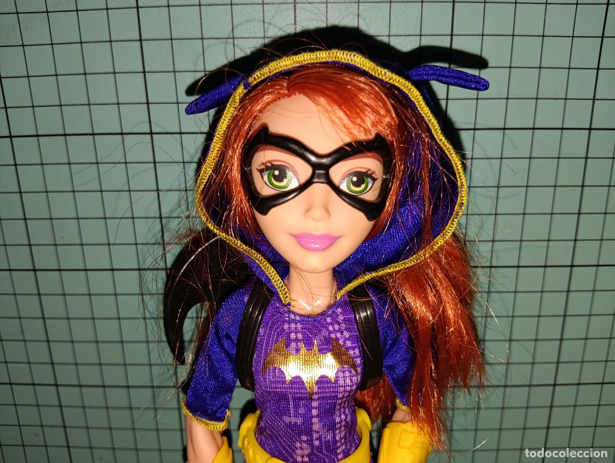 Mu&ntilde;ecas modernas: mu&ntilde;eca Super Hero Girls Batgirl