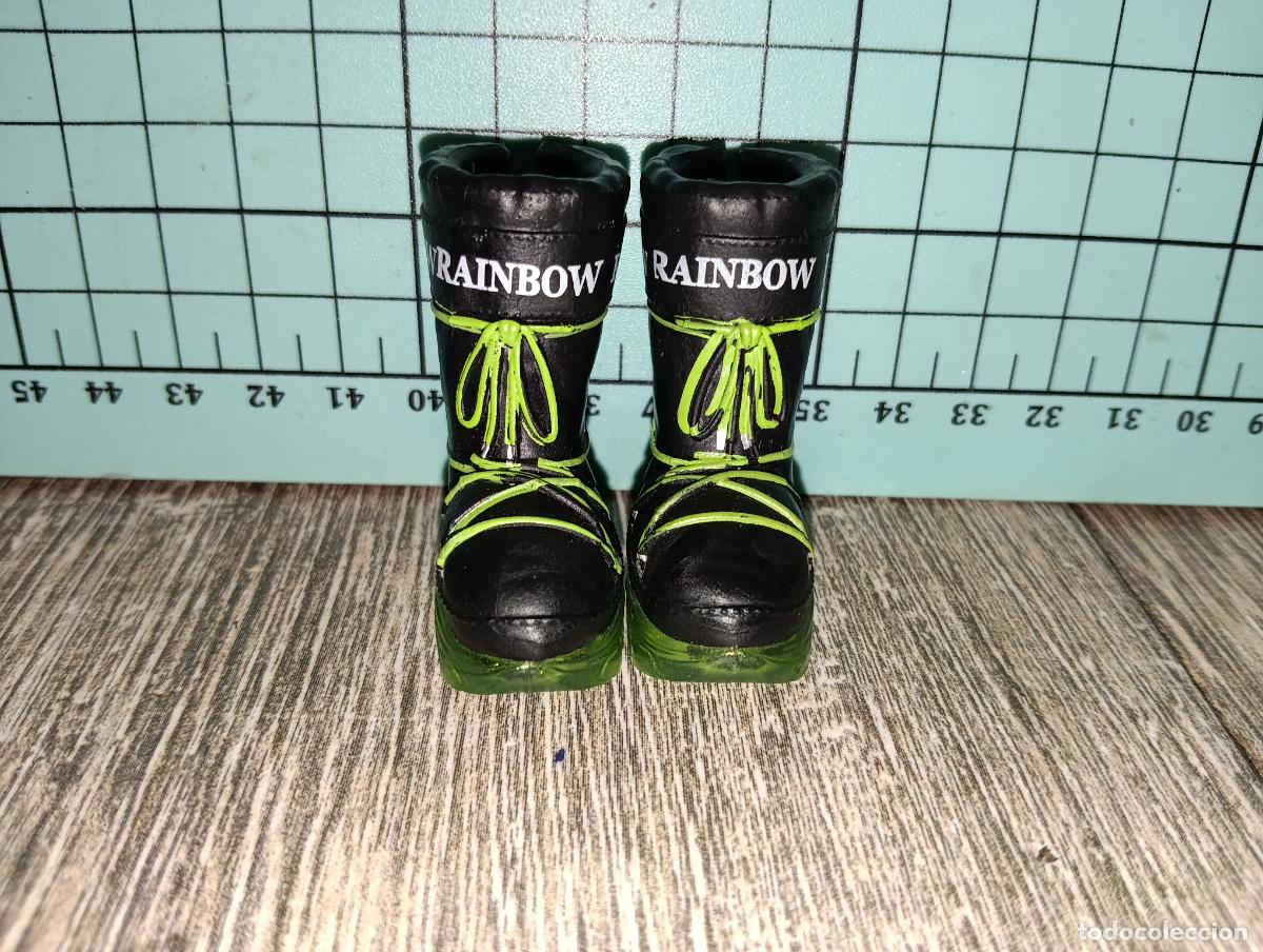 Mu&ntilde;ecas modernas: Botas zapatos de mu&ntilde;eca Rainbow high - Foto 2