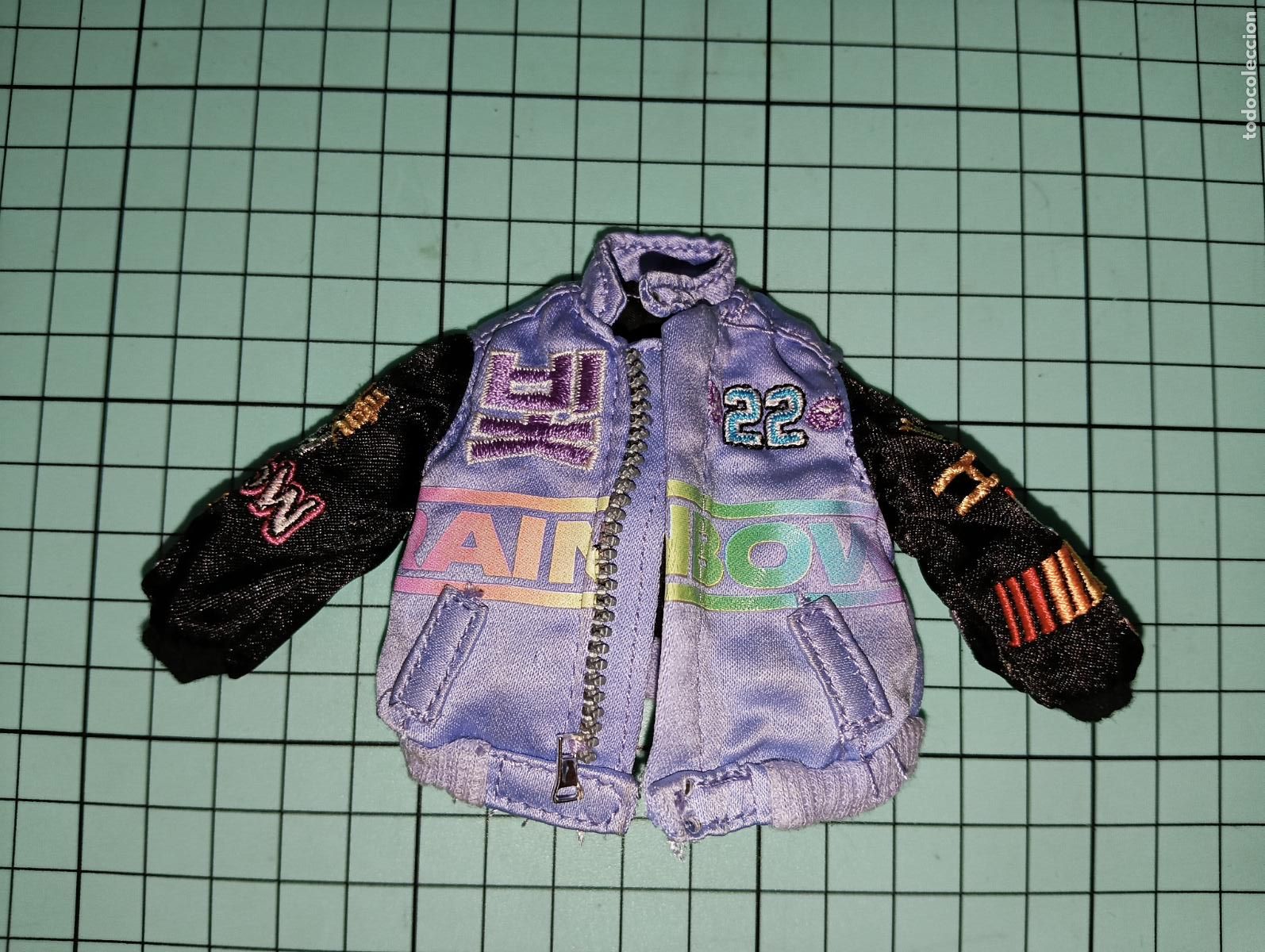 Mu&ntilde;ecas modernas: Chaqueta de mu&ntilde;eca Rainbow high