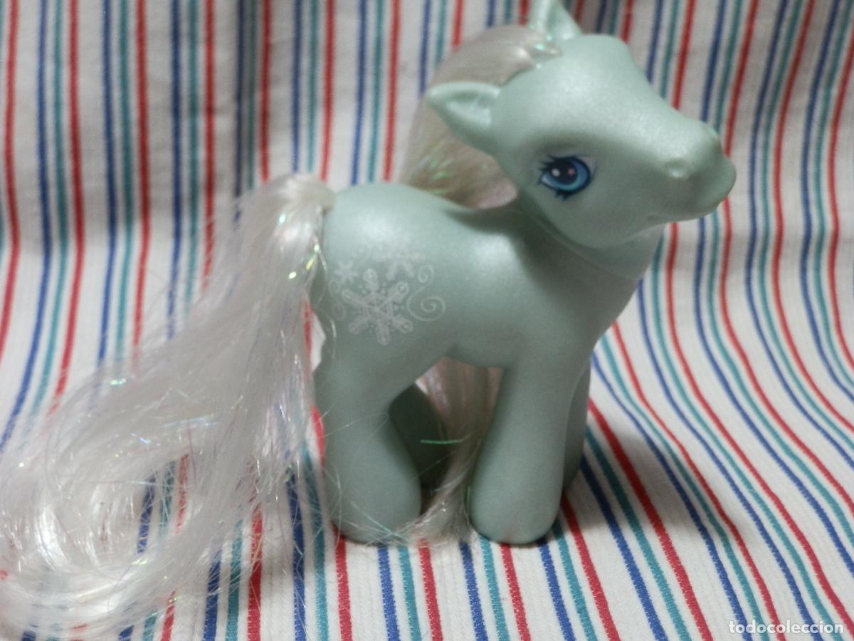 Mu&ntilde;ecas modernas: MI PEQUE&Ntilde;O PONY WINTER SNOW, HASBRO 2002
