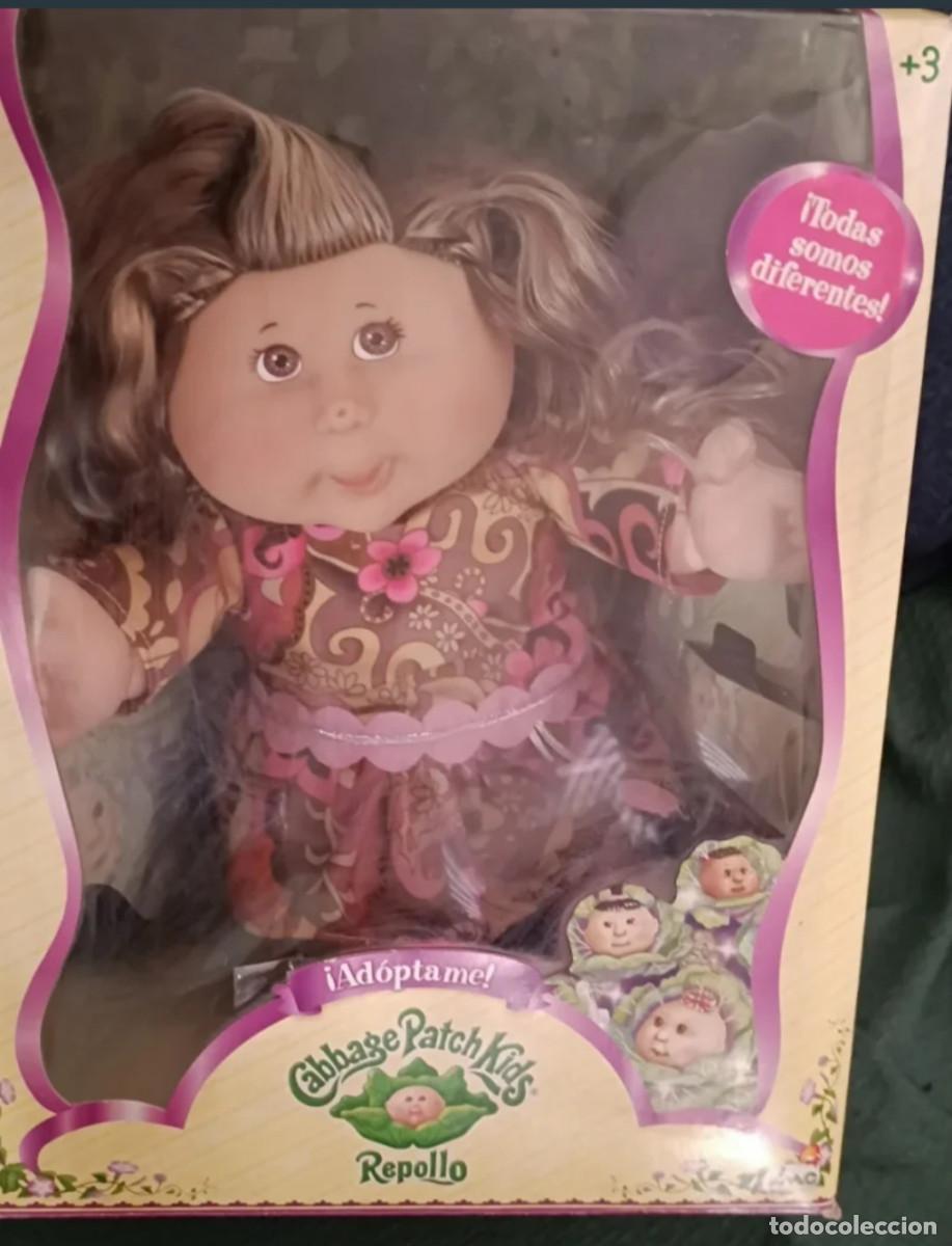 Mu&ntilde;ecas modernas: Mu&ntilde;eca Repollo, Cabbage Patch Kids. En su caja y sus complementos