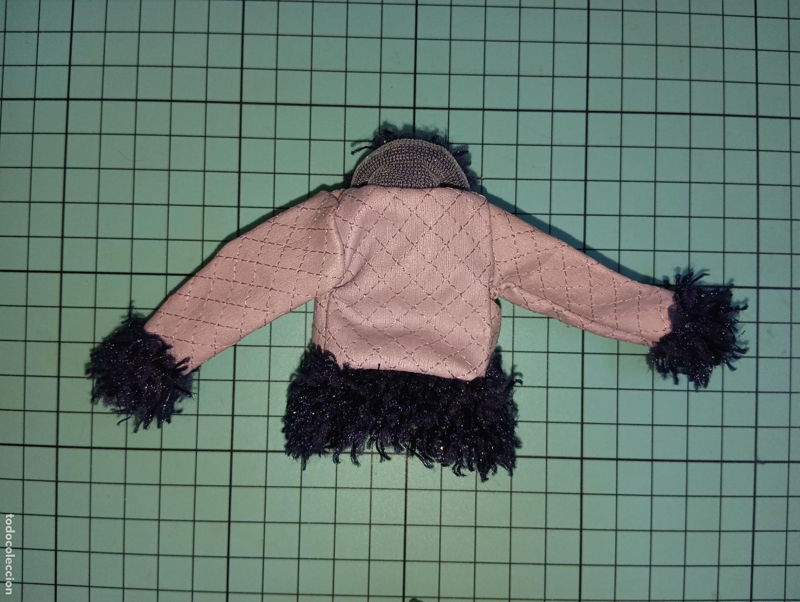 Mu&ntilde;ecas modernas: Chaqueta de mu&ntilde;eca Bratz - Foto 2