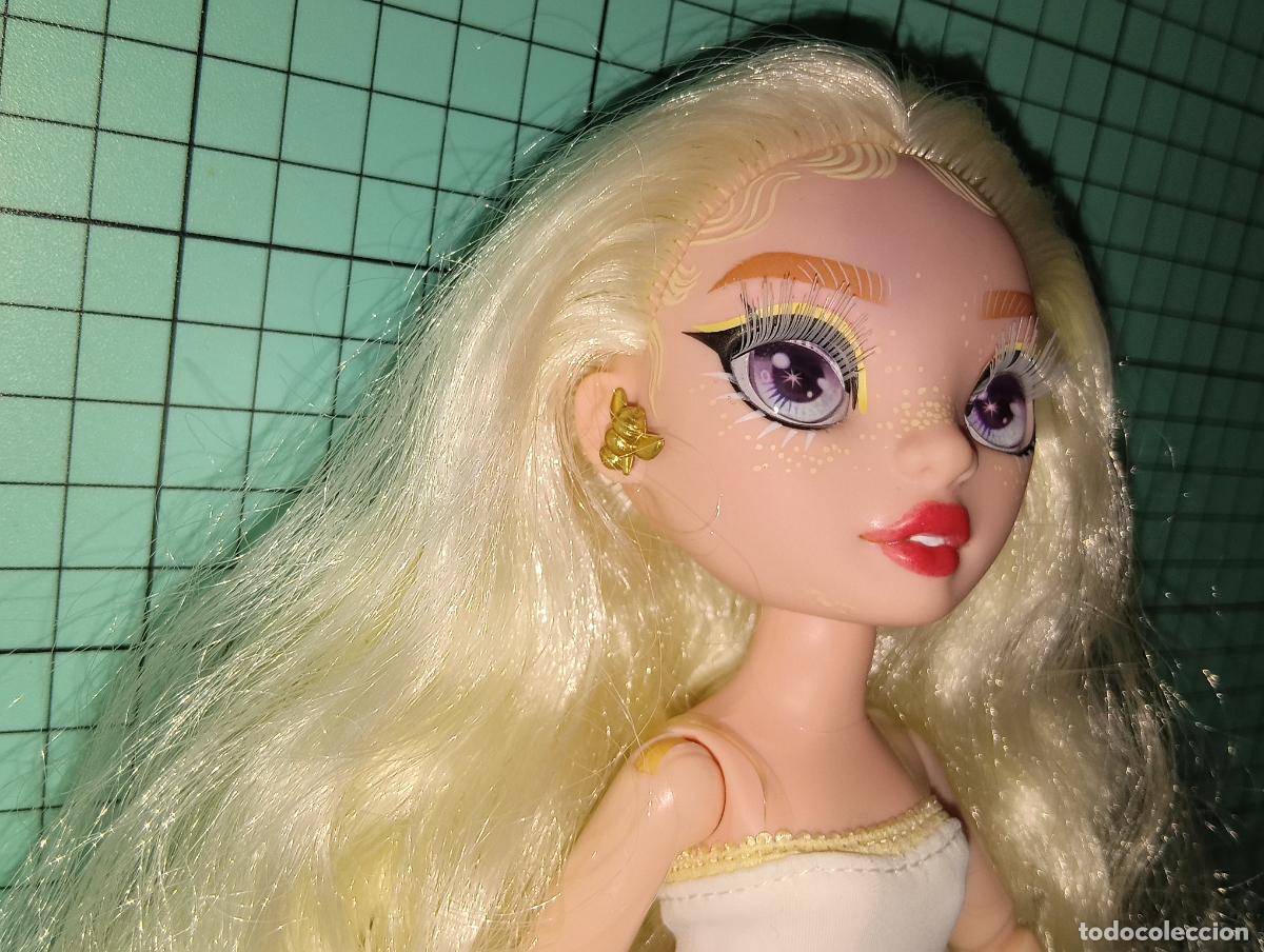 Mu&ntilde;ecas modernas: mu&ntilde;eca Rainbow high Delilah Fields - Foto 2