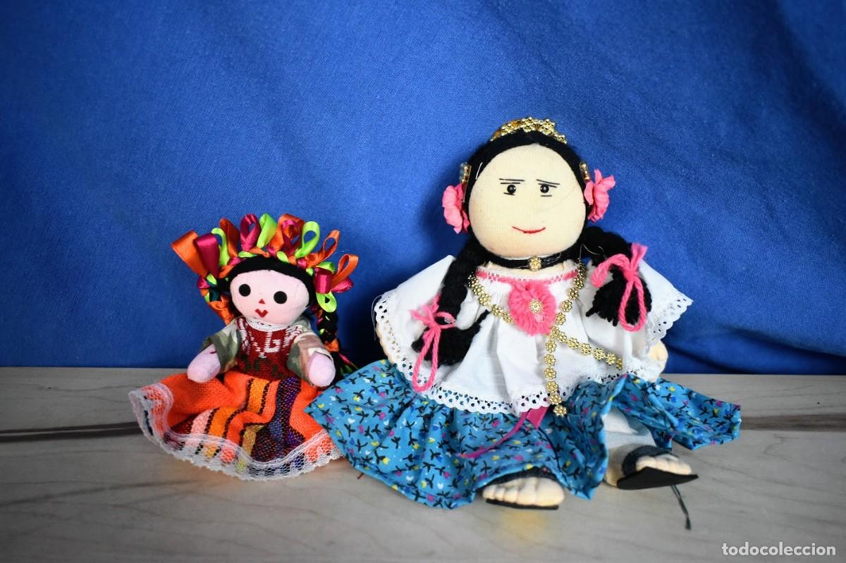 Mu&ntilde;ecas modernas: Lote de dos mu&ntilde;ecas Mexicanas de trapo mu&ntilde;eca Lele y mu&ntilde;eca Escaramuza