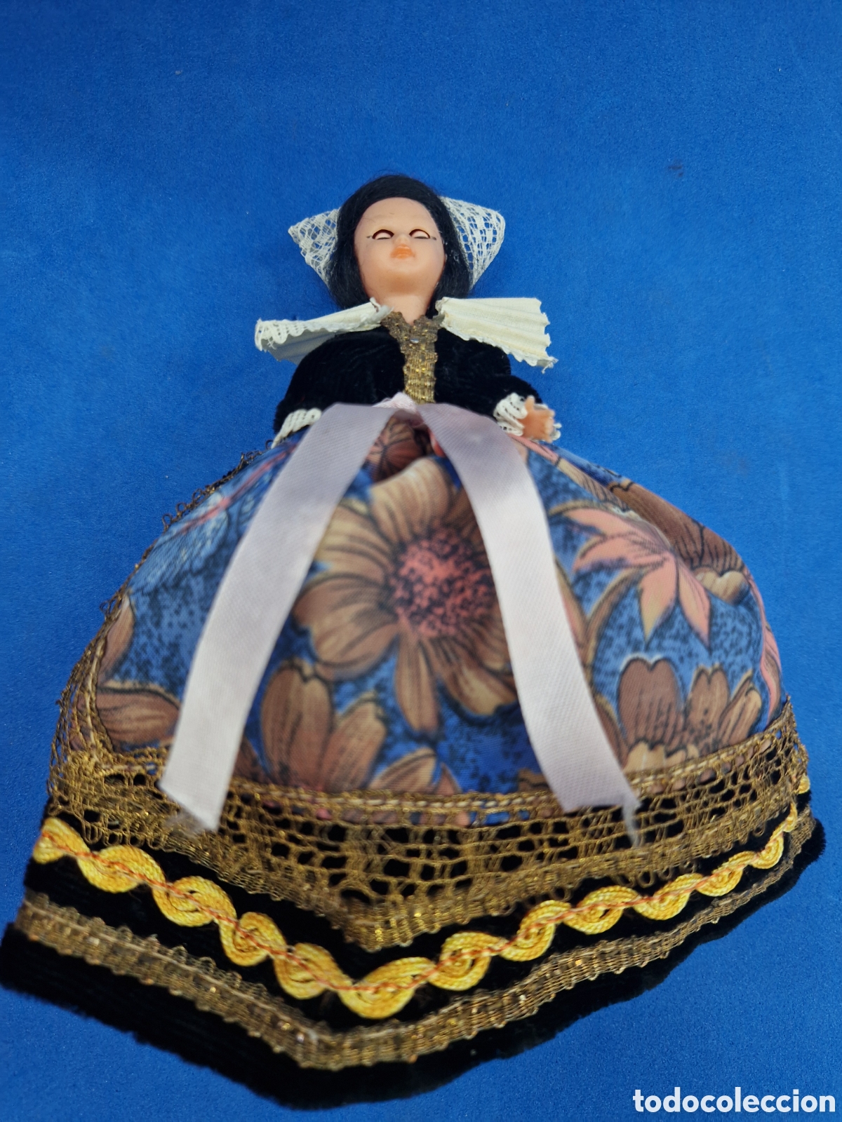 Mu&ntilde;ecas modernas: Mu&ntilde;eca ,tutor souvenir, antigua - Foto 3
