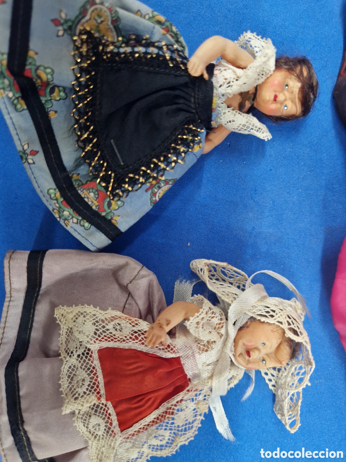 Mu&ntilde;ecas modernas: Lote 4 mu&ntilde;ecas souvenir, deterioradas - Foto 2