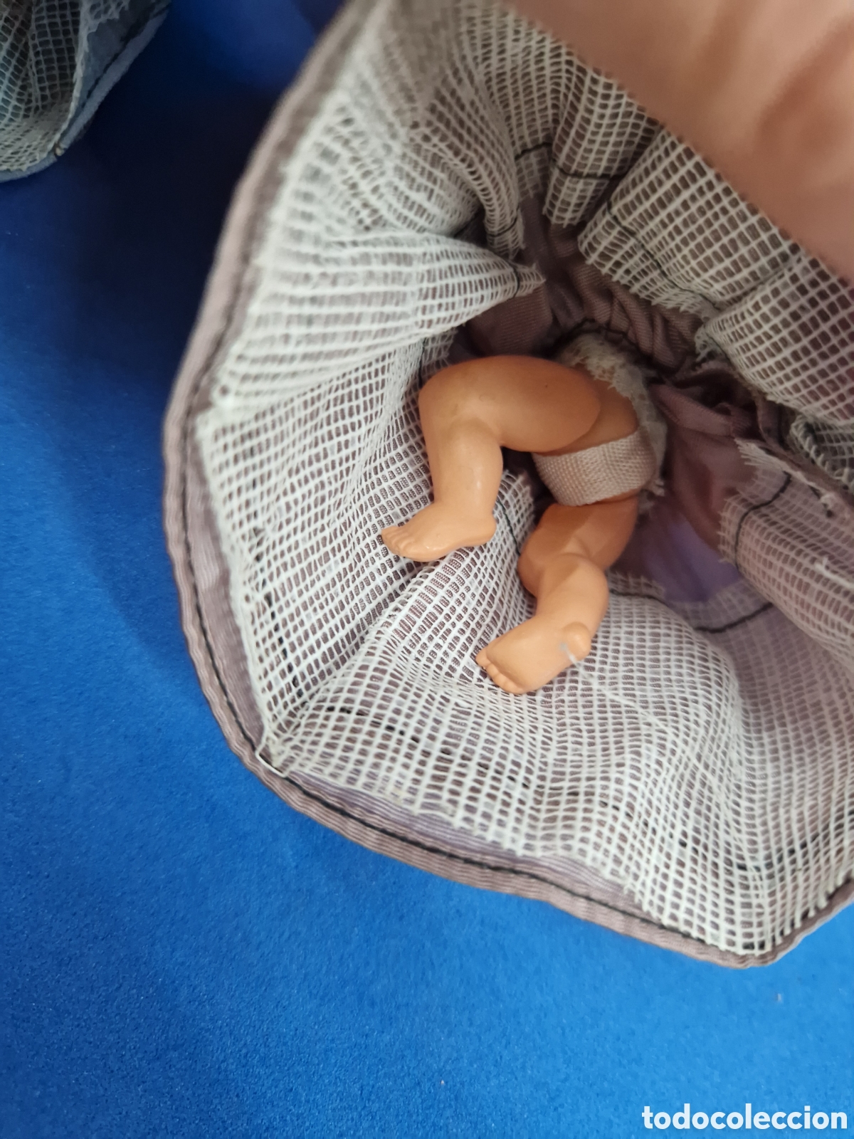 Mu&ntilde;ecas modernas: Lote 4 mu&ntilde;ecas souvenir, deterioradas - Foto 4