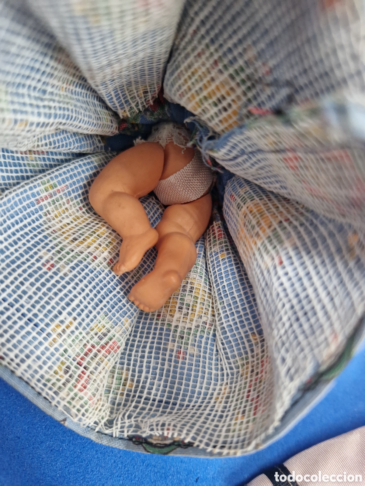 Mu&ntilde;ecas modernas: Lote 4 mu&ntilde;ecas souvenir, deterioradas - Foto 5