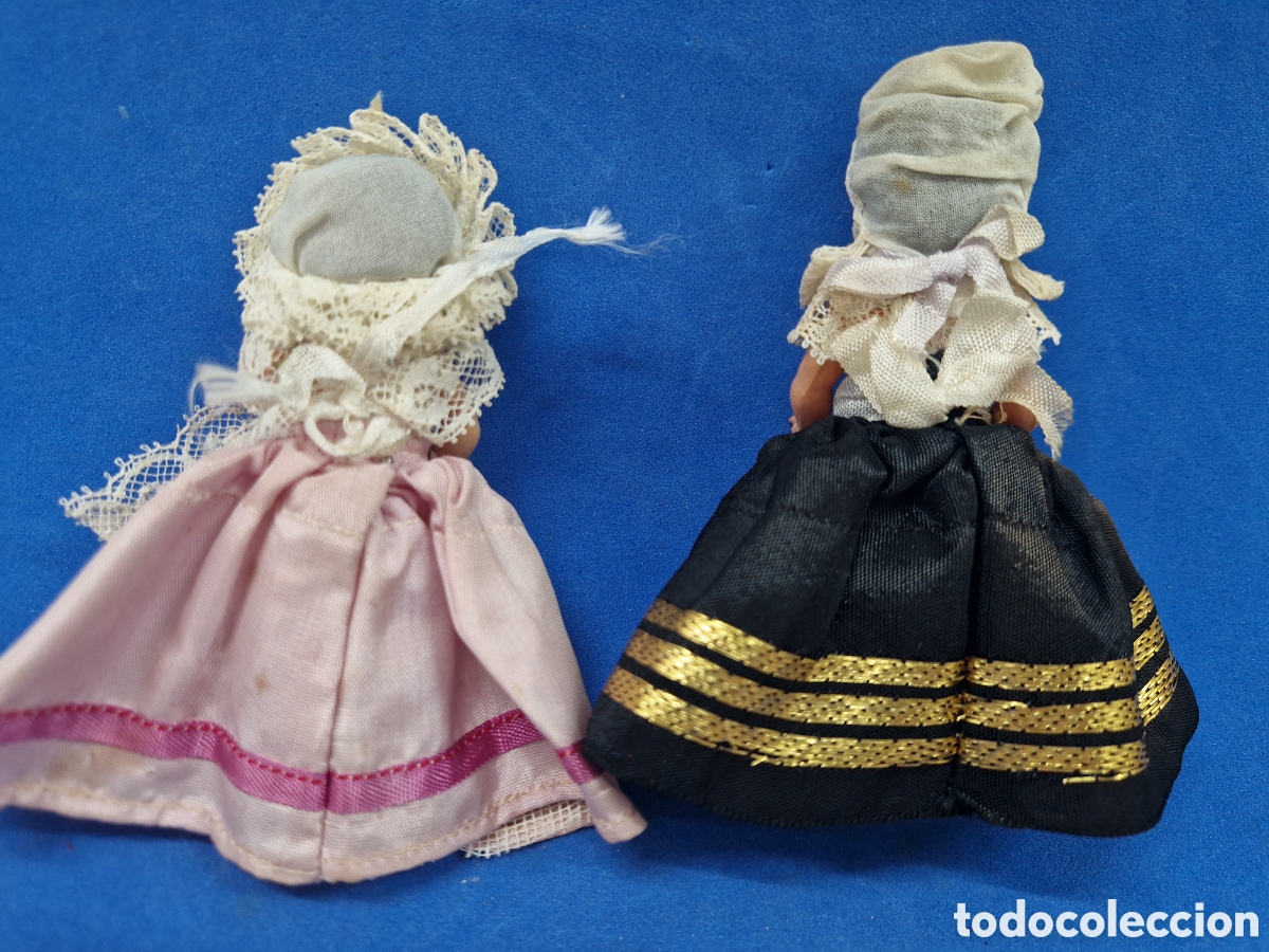 Mu&ntilde;ecas modernas: Mu&ntilde;ecas souvenir antiguas, lote de 2 - Foto 2