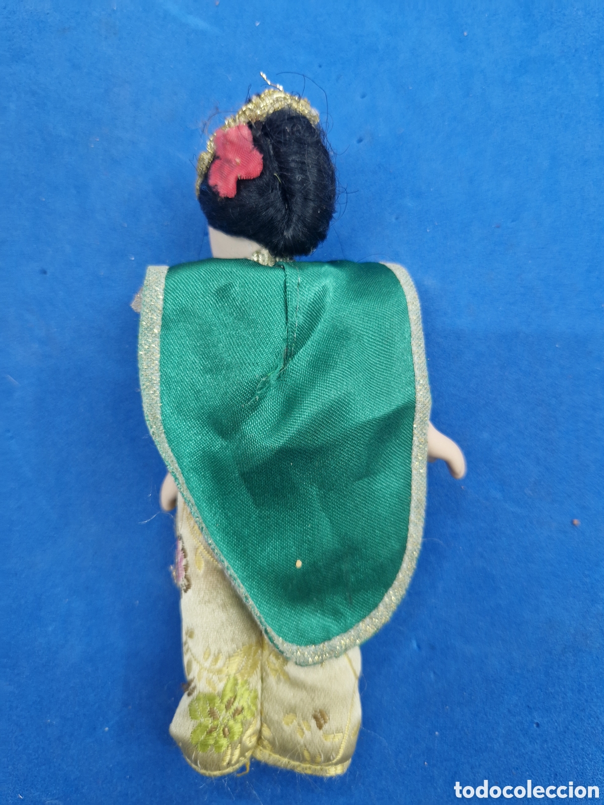 Mu&ntilde;ecas modernas: Mu&ntilde;eca de porcelana con traje tipico - Foto 2