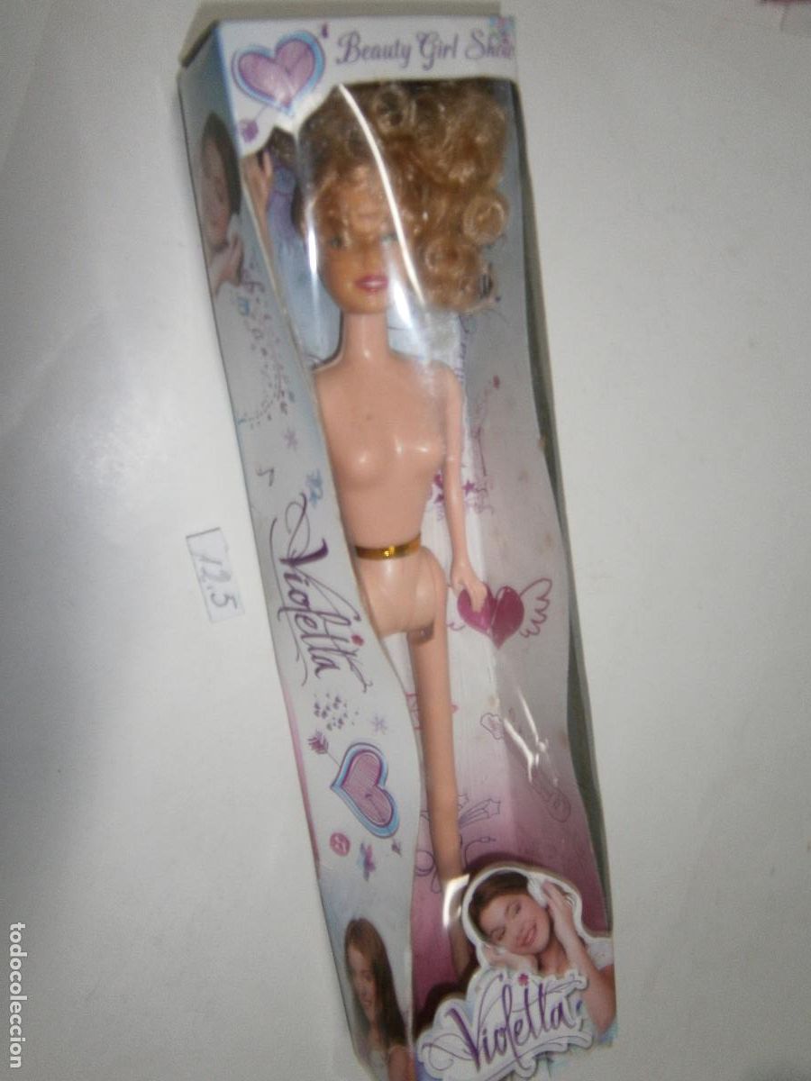 Mu&ntilde;ecas modernas: ANTIGUA MU&Ntilde;ECA VIOLETTA EN SU CAJA