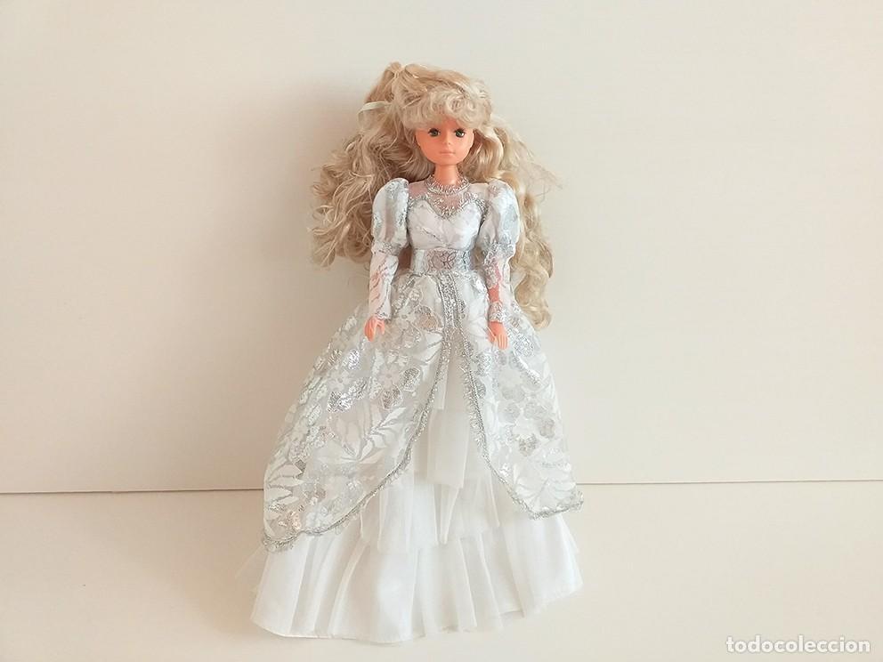 Mu&ntilde;ecas modernas: Mu&ntilde;eca Betty melody brite, M&C