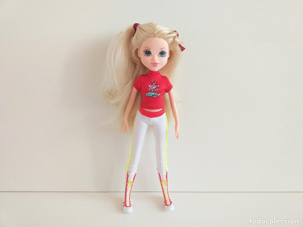 Mu&ntilde;ecas modernas: Mu&ntilde;eca Moxie girlz rubia de ojos azules