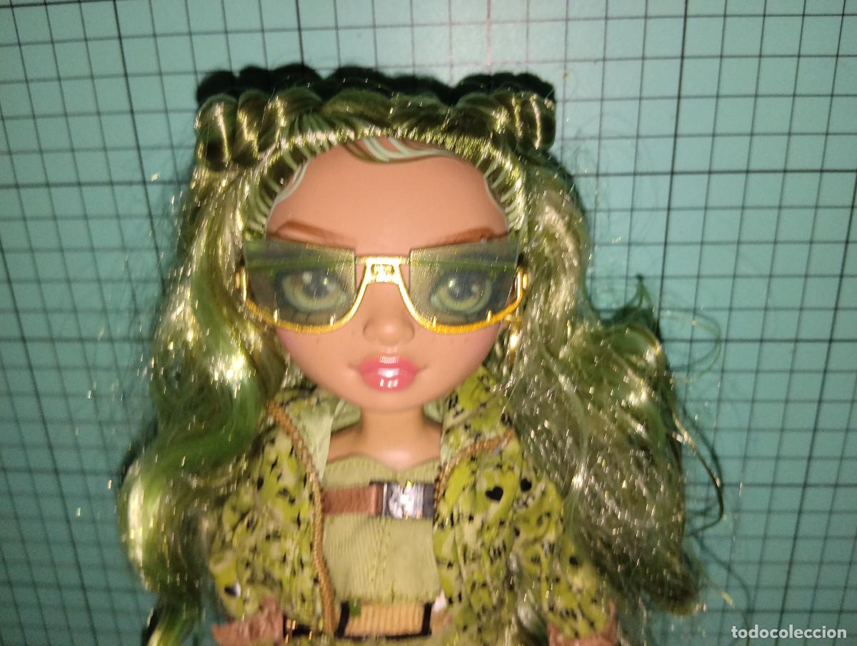 Mu&ntilde;ecas modernas: Mu&ntilde;eca Rainbow high Olivia Woods