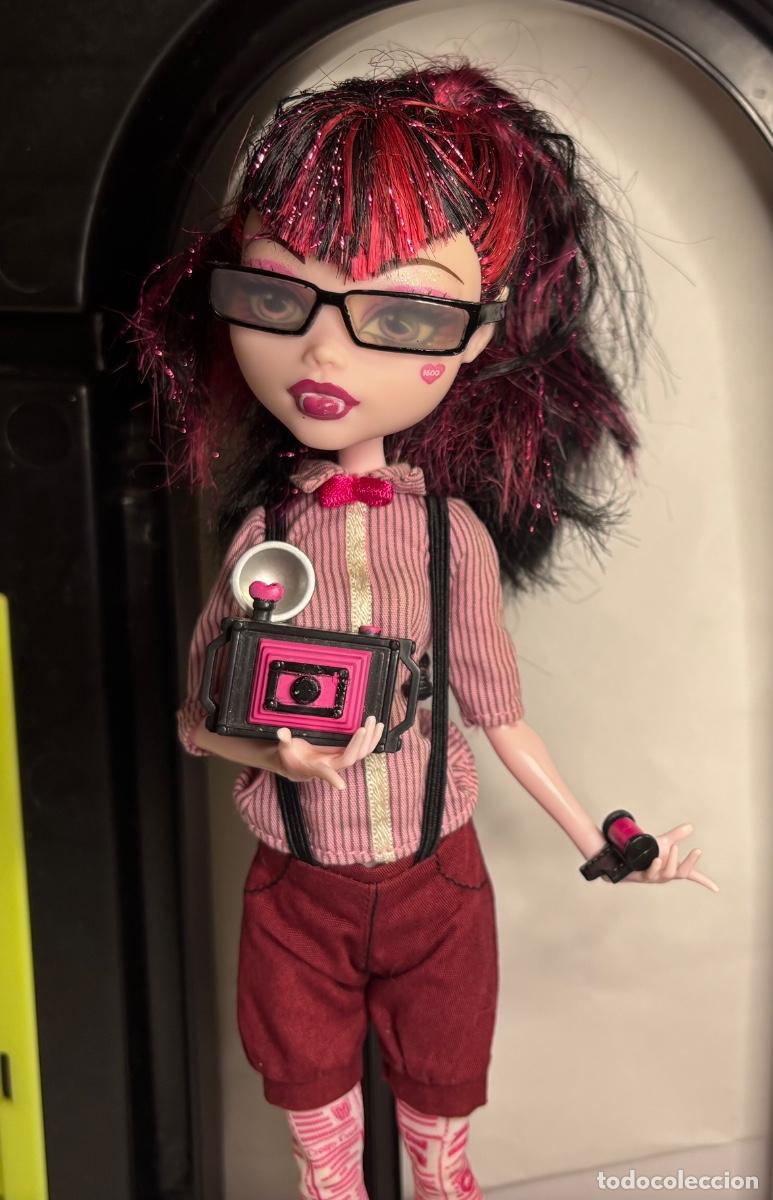 Moderne Puppen: Outfit Monster High Draculaura reportera fot&oacute;grafa periodista