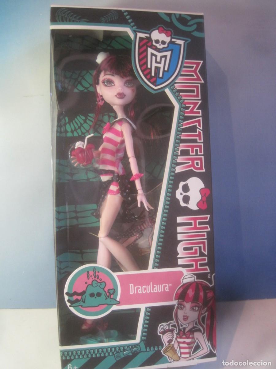 Mu&ntilde;ecas modernas: MU&Ntilde;ECA MONSTER HIGH DRACOLAURA DE MATTEL A&Ntilde;O 2011 NUEVA EN CAJA