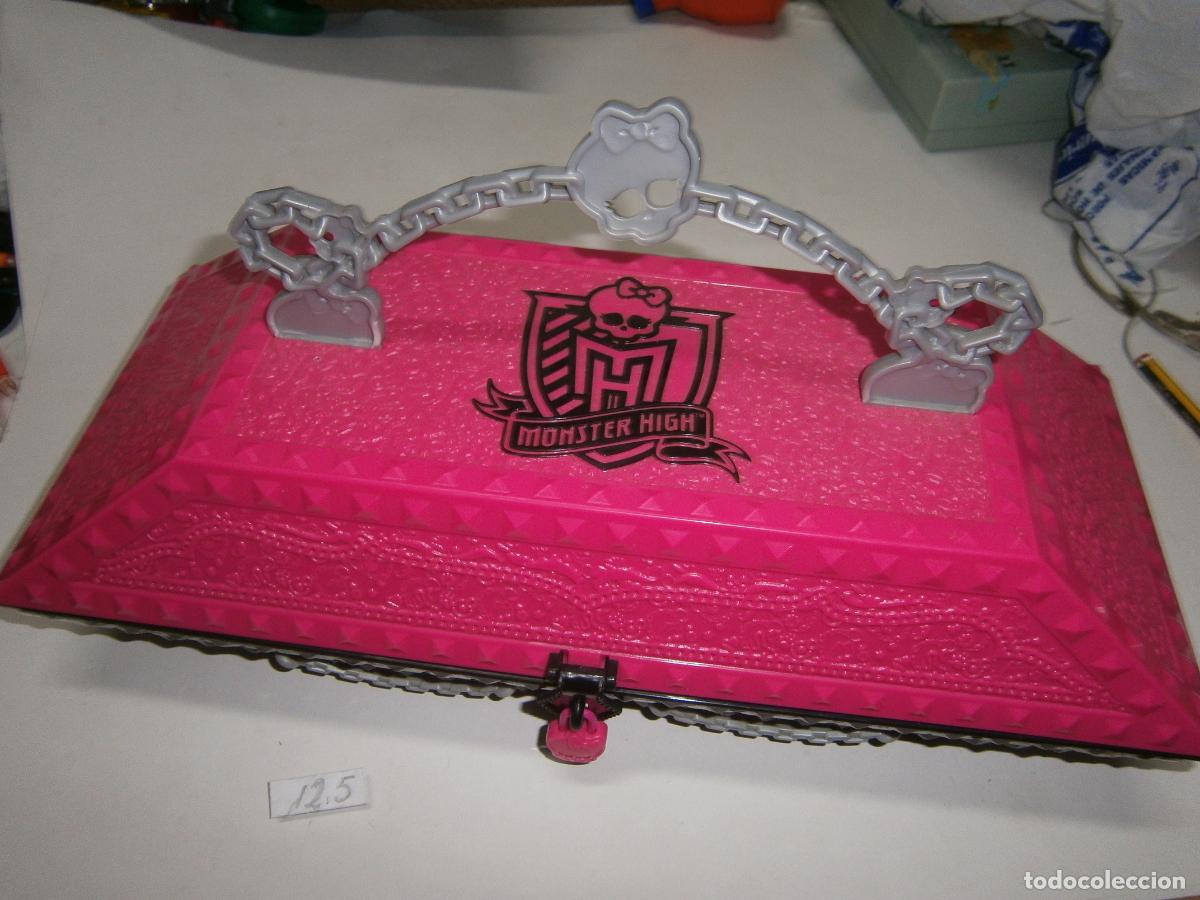 Mu&ntilde;ecas modernas: MALETIN ATAUD SET MONSTER HIGH