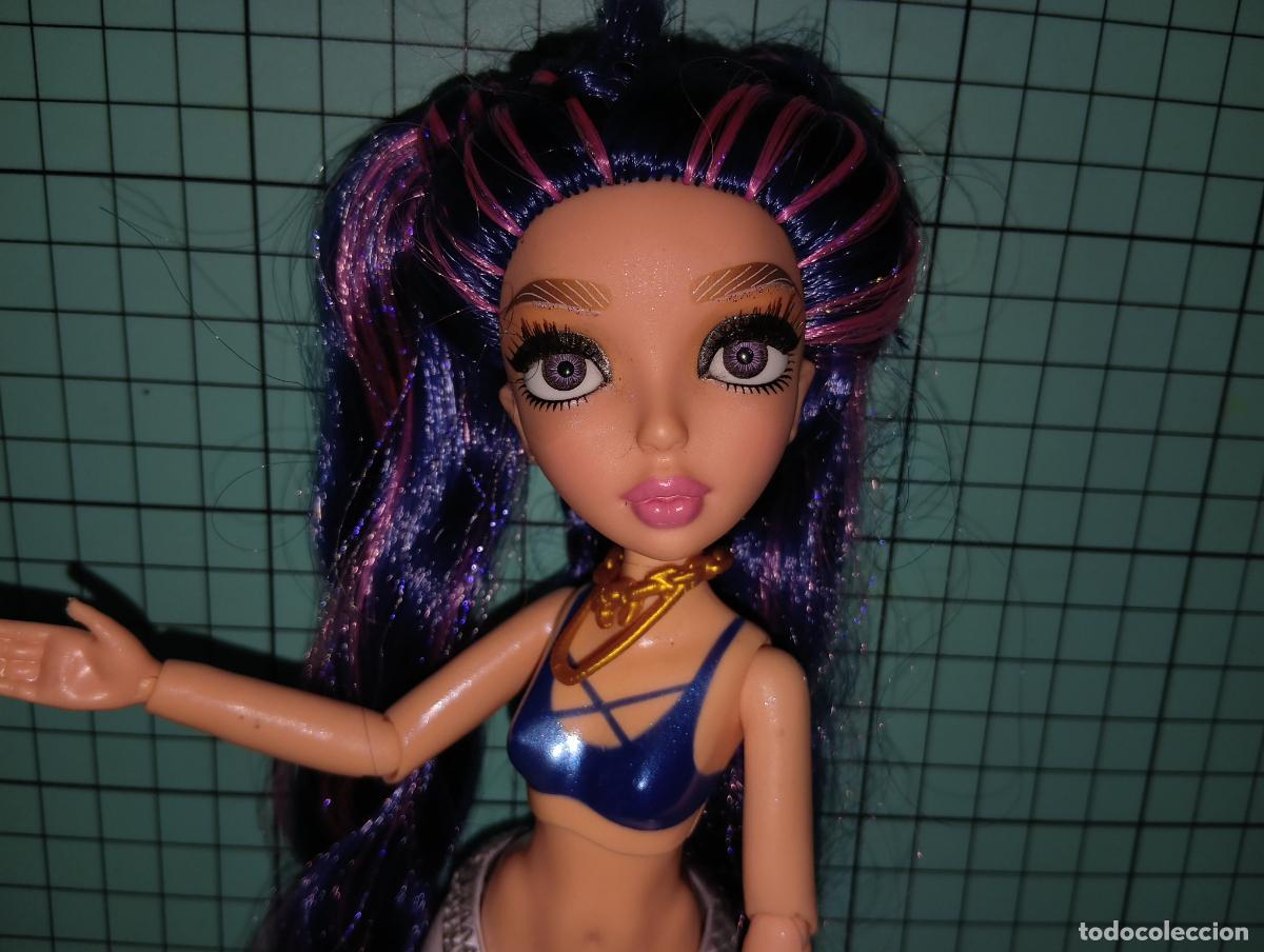 Mu&ntilde;ecas modernas: Mu&ntilde;eca Mermaze Mermaidz Winter Waves de MGA