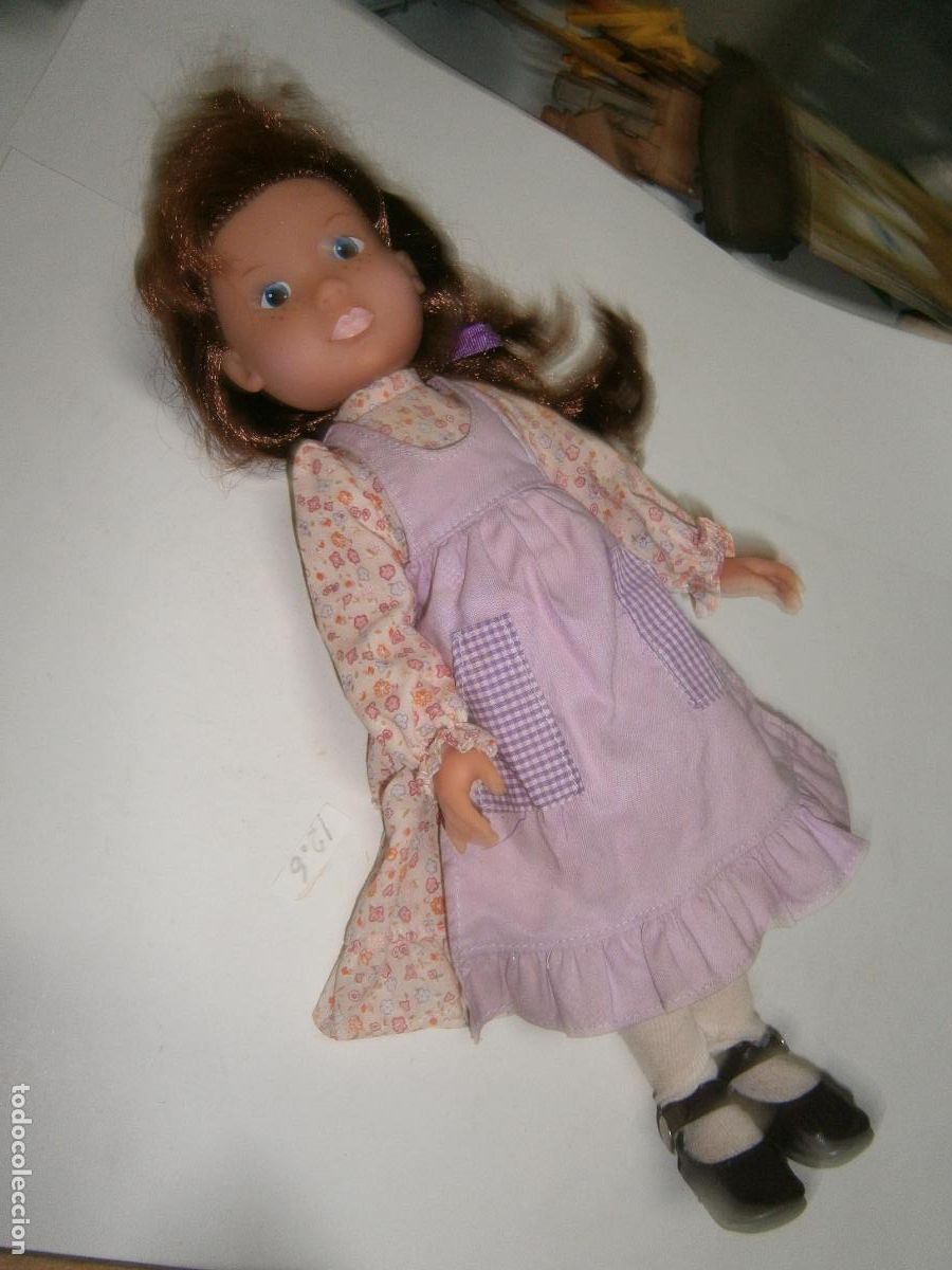 Mu&ntilde;ecas modernas: MU&Ntilde;ECA TAMA&Ntilde;O MEDIO CON VESTIDO
