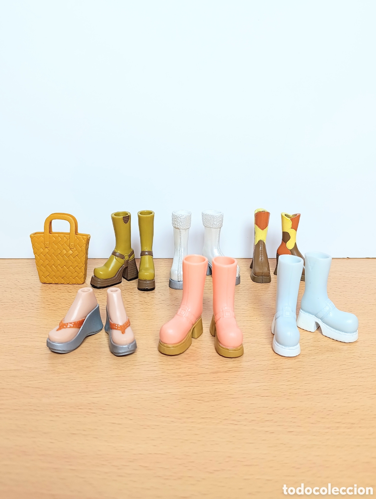 Mu&ntilde;ecas modernas: Lote zapatos mu&ntilde;eca Bratz