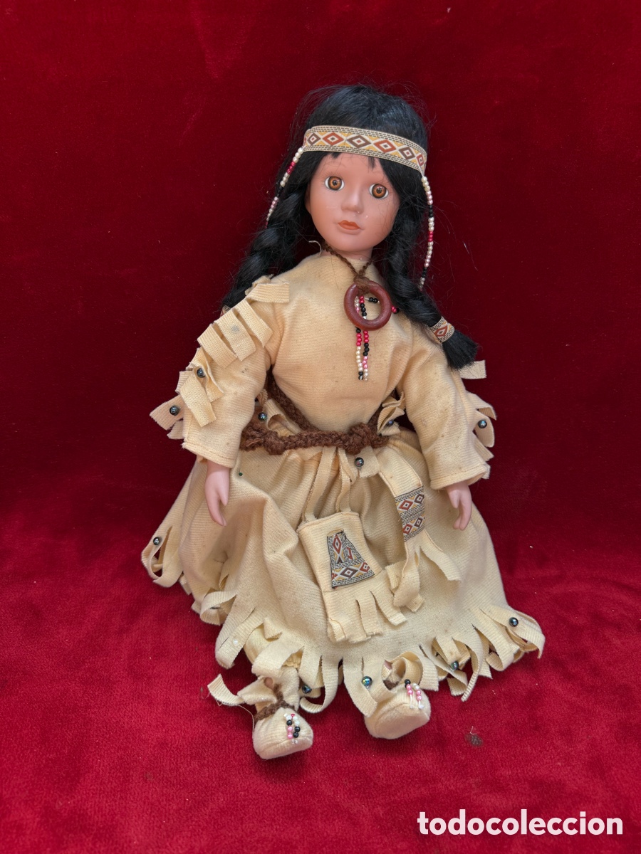 Mu&ntilde;ecas modernas: Antigua mu&ntilde;eca de porcelana,Nativa Americana!